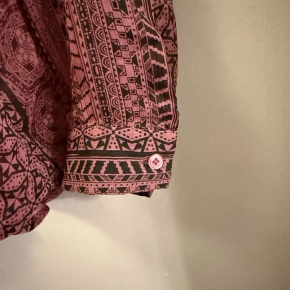 Kut from the Kloth Cottagecore Sheer Geometric Roll-tab Sleeve Blouse - Picture 5 of 6